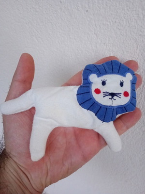 Velvet lion stuffed toy used