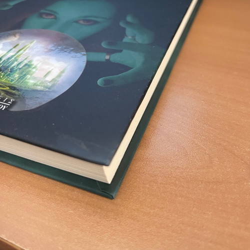 The Wizard of Oz book like new, Greek