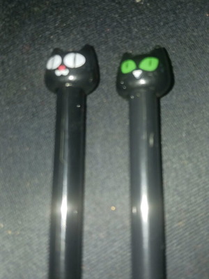 Set of 2 pens with cat caps, new