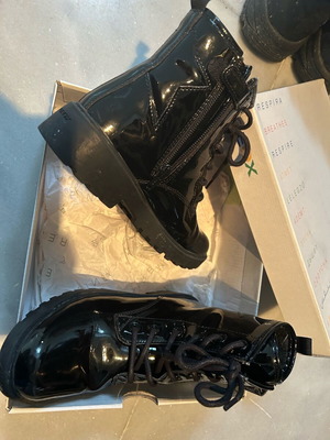 Παπούτσια Geox Μποτάκια για κορίτσια σαν καινούργιο, μέγεθος 34, μαύρα