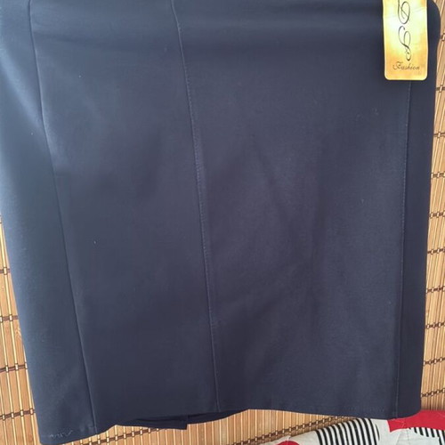 Women's skirt black, like new, size XL 42 14
