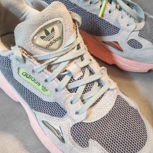 Adidas women's athletic shoe used, gray with pink sole, size 38.5