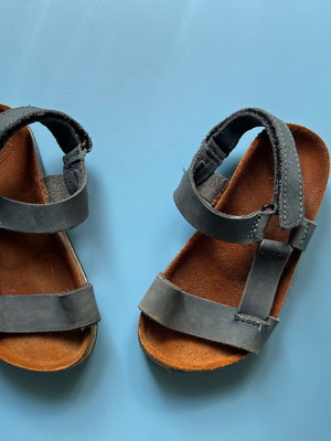 Zara Βρεφικά δερμάτινα καλοκαιρινά παπούτσια νούμερο 22 μεταχειρισμένα