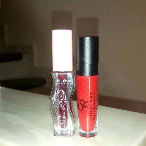 Lip gloss set with two new red lip glosses