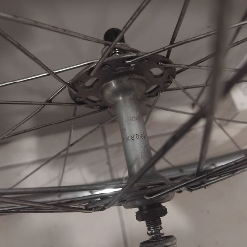 Bicycle wheels used with tires and inner tubes