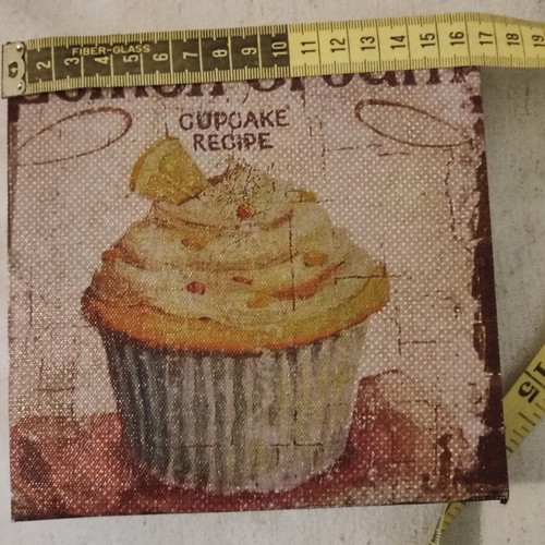 Cupcake framed art print like new 17x17 cm