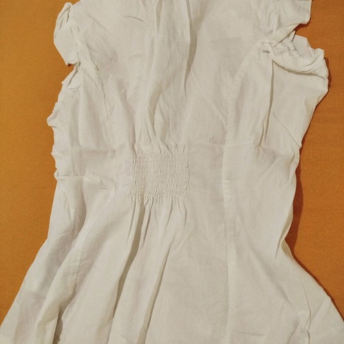 White women's shirt size M in like new condition