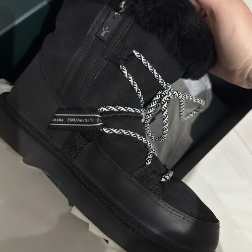 Emu Australia women's boots size 39 like new, black