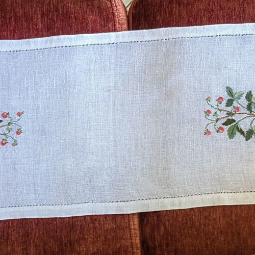 Handmade white table runner 33x91 cm