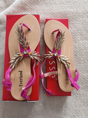 Women's Metallic Sandals with Leaves and Beads, New, Size 37, Pink and Gold