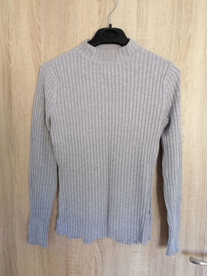 Pullover size S like new