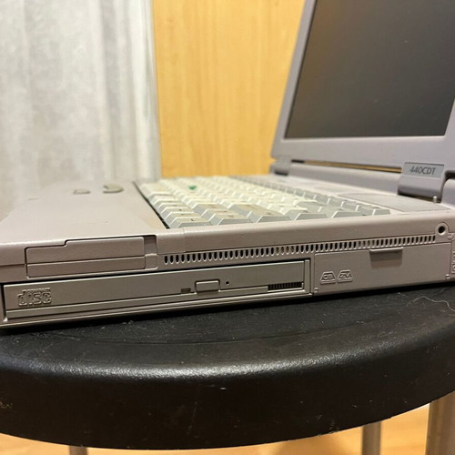 Toshiba 440 CDT computer with Windows 98 Second Edition like new