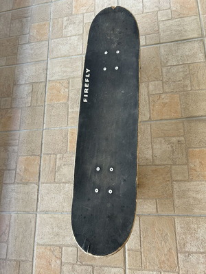Skateboard slightly used, wheels in good condition