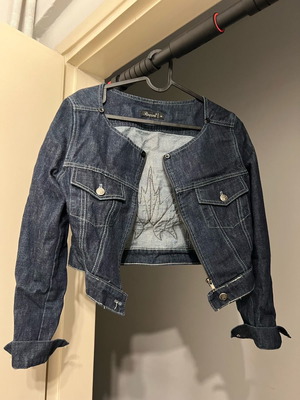 Jacket size Medium in excellent condition