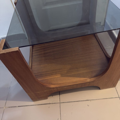 Coffee table like new, very good quality 50x50x40 cm