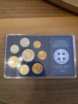 Coin set with uncirculated 1978 series new