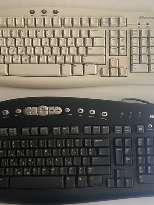 Microsoft vintage keyboards MultiMedia 1.0A and Basic 1.0A used, set of 2