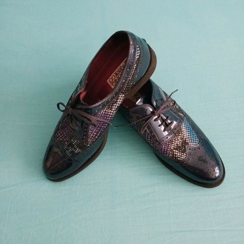 Patent Spanish shoes like new, size 41, blue