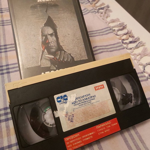 Escape from Alcatraz VHS used, clamshell case