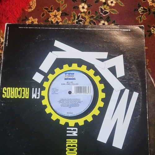 Vinyl ins, Zwei, Polizei used, electronic
