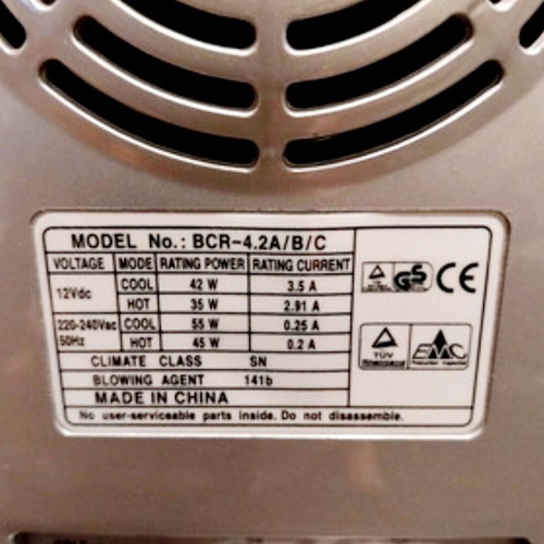 Lucky Strike Mini Fridge collectible like new with cooling and heating
