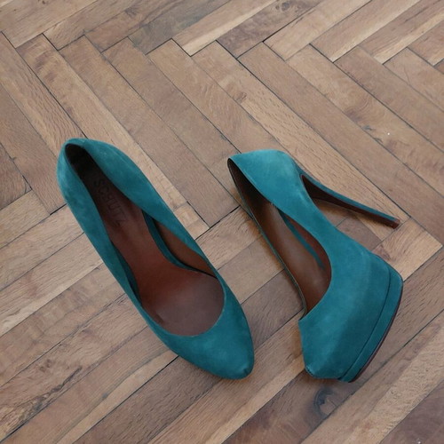 Schutz pumps size 40 like new, green