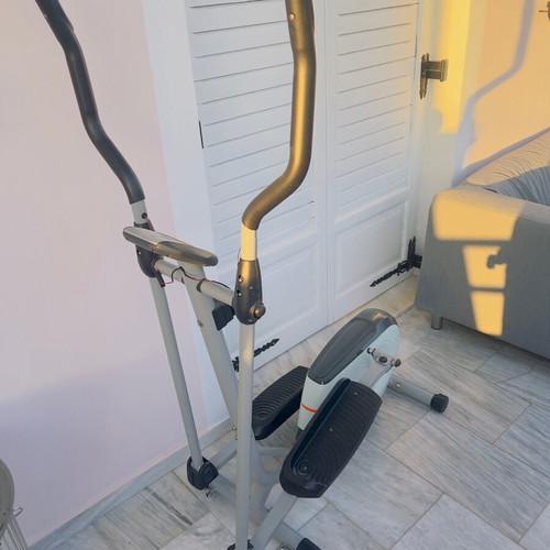Elliptical fitness machine like new