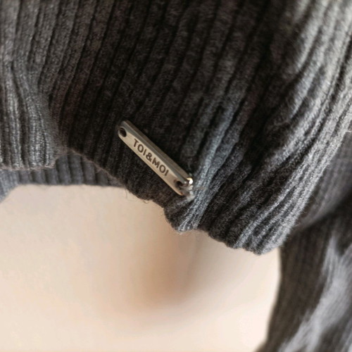 Toi & Moi blouse grey rib knit fitted new, size M-L