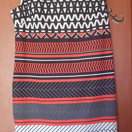 Short dress like new with geometric and ethnic pattern