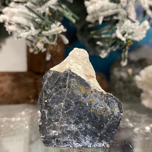 Natural Raw Black Onyx without thermal treatment