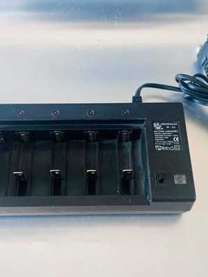 Universal Battery Charger MW398GS used Ni-Cd with Tester