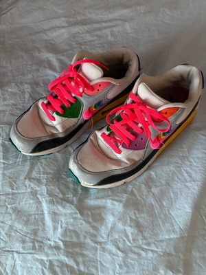 Nike Air Max 90 'Be True' PRIDE sneakers, size 45