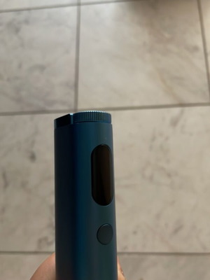 Glo Hyper Pro electronic cigarette, blue