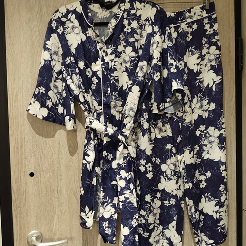 Milk & Honey blue set size M like new