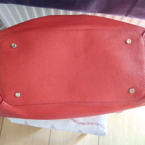 Laurel Escada red leather shoulder bag new