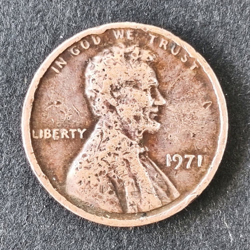 One cent 1971 used with error inverted 1 and hook on T