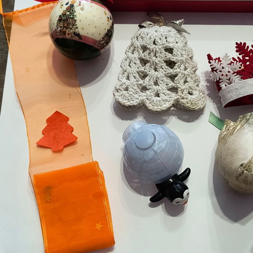 Christmas decorations set like new
