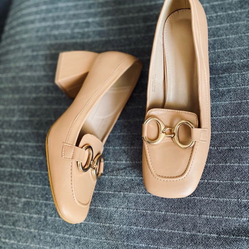 Heels with block heel in beige color, like new, size 41