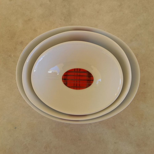 Set of three oval serving bowls used