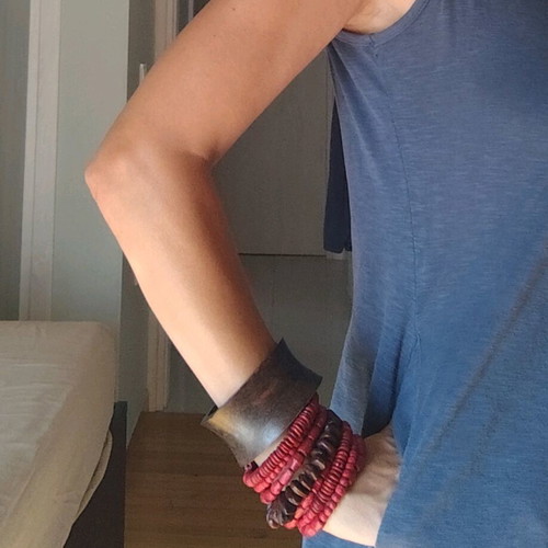 Wooden bracelet set like new with red and brown beads