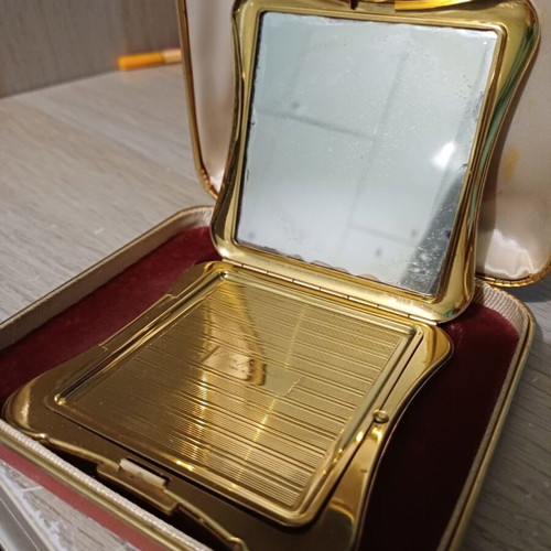Antique powder case used (1920-1930)