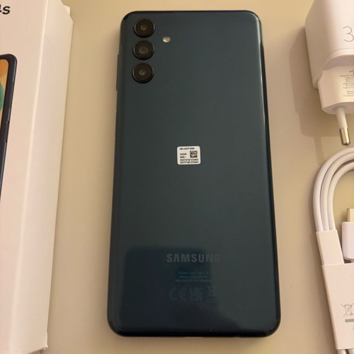 Samsung Galaxy A04s Dual mobile phone in its box (2nd phone, slightly used)
