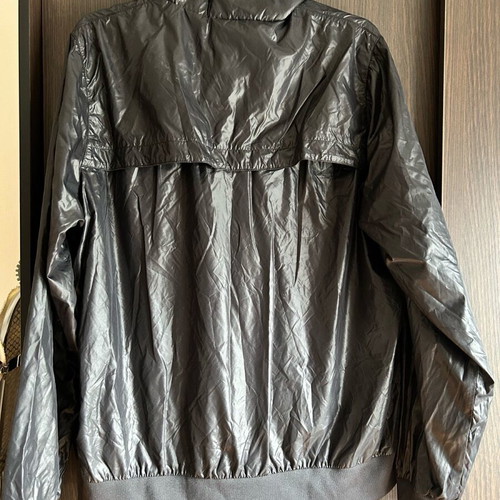 Nike waterproof and windproof black jacket large like new