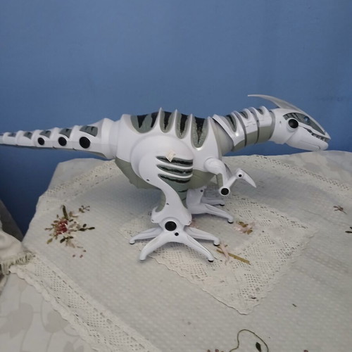 Dinosaur toy, no controller