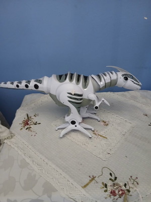 Dinosaur toy, no controller