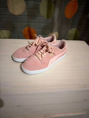 Puma Shuffle SD women's sneakers like new, suede, pink