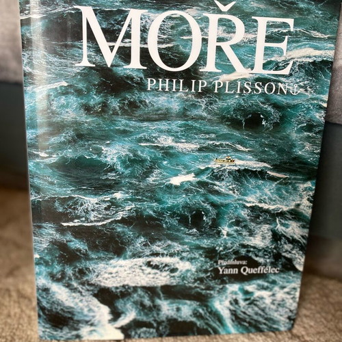 Mare collectible book like new, about the sea in Czech