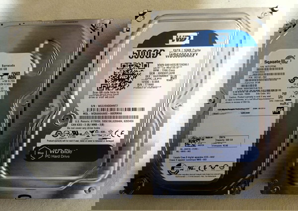 2 skliri diski 3.5” 500GB SATA (2 x 500GB)
