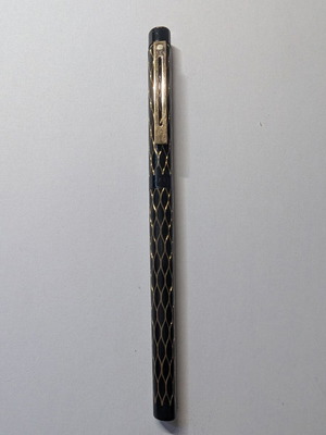 Sheaffer Targa Slimline 679s fountain pen used, black and gold