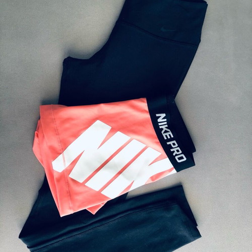 Nike sportswear used, sizes XS and M corresponding to S
